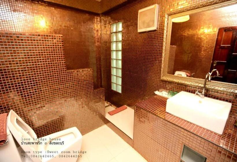 Люкс, Love Bridge House บ้านสะพานรัก