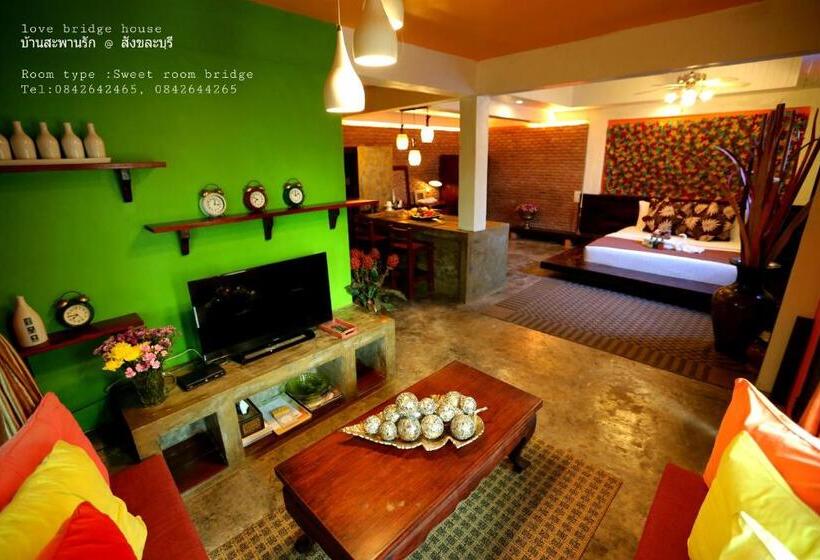 Люкс, Love Bridge House บ้านสะพานรัก