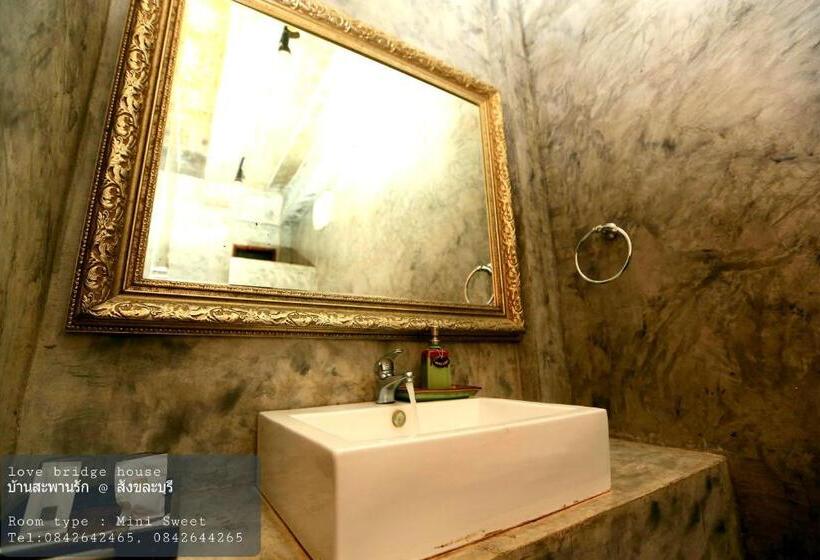 Номер Стандарт Вид на Реку, Love Bridge House บ้านสะพานรัก