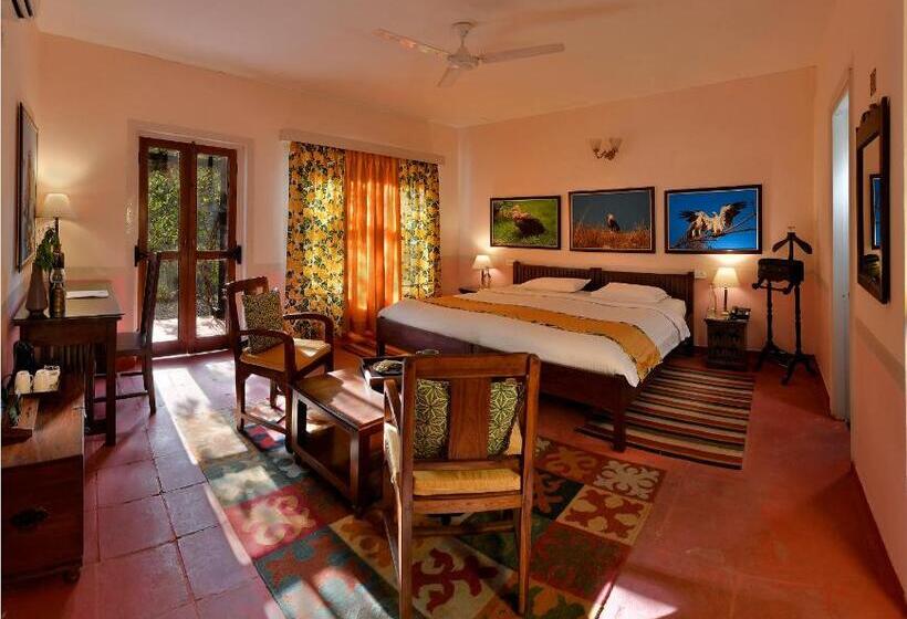 اتاق استاندارد با چشم‌انداز رودخانه, Neemrana S Glasshouse On The Ganges