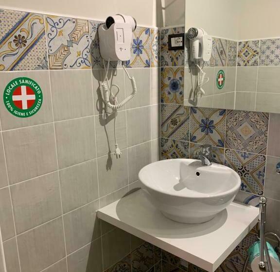 اتاق استاندارد چهار تخته, Domus Fieschi Rooms