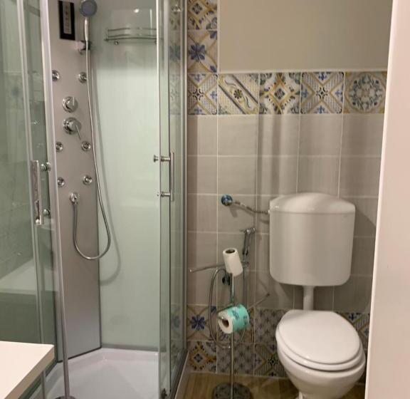 اتاق استاندارد سه نفره, Domus Fieschi Rooms
