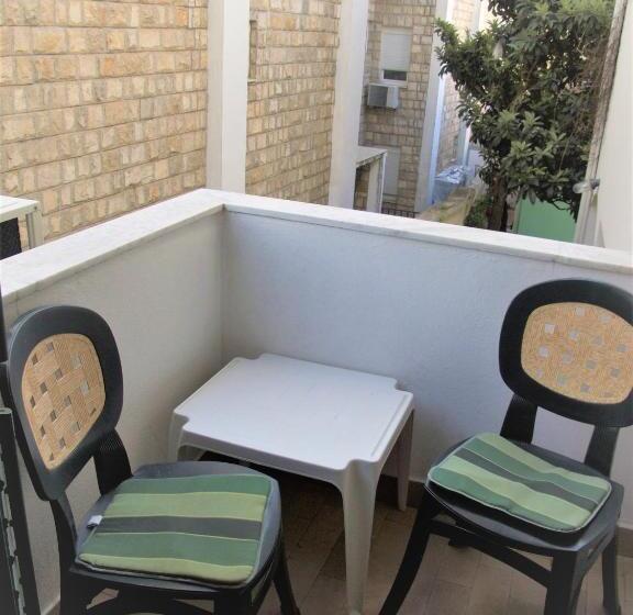 اتاق لوکس با تخت بزرگ, Rooms & Apartments Boskovic