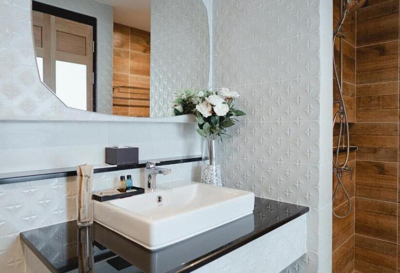 اتاق لوکس, The Cotton Tree Hometel