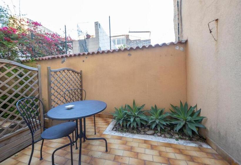 اتاق استاندارد با بالکن, B&b Ambitious