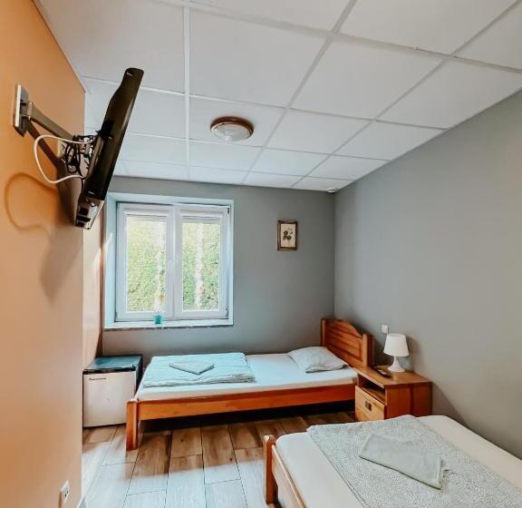 اتاق استاندارد سه نفره, Hostel Filip
