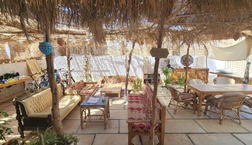 اتاق استاندارد یک نفره با چشم‌انداز دریا, Rayhana Guest House