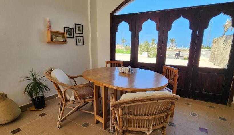 اتاق استاندارد با چشم‌انداز دریا, Rayhana Guest House