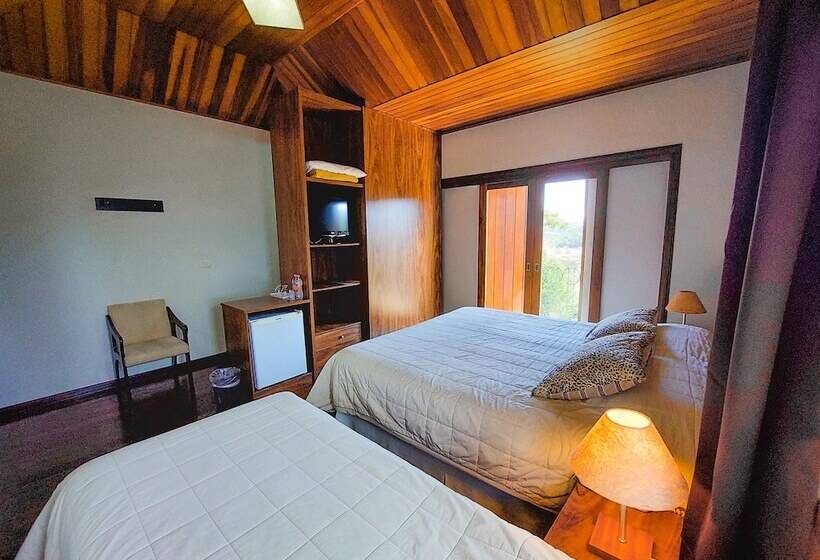 اتاق لوکس سه تخته, Pousada Victoria Villa By Nacional Inn   A 800 Metros Da Vila Capivari