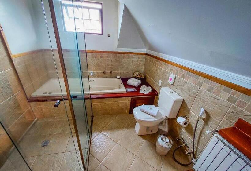 سوئیت با وان آب گرم, Pousada Victoria Villa By Nacional Inn   A 800 Metros Da Vila Capivari