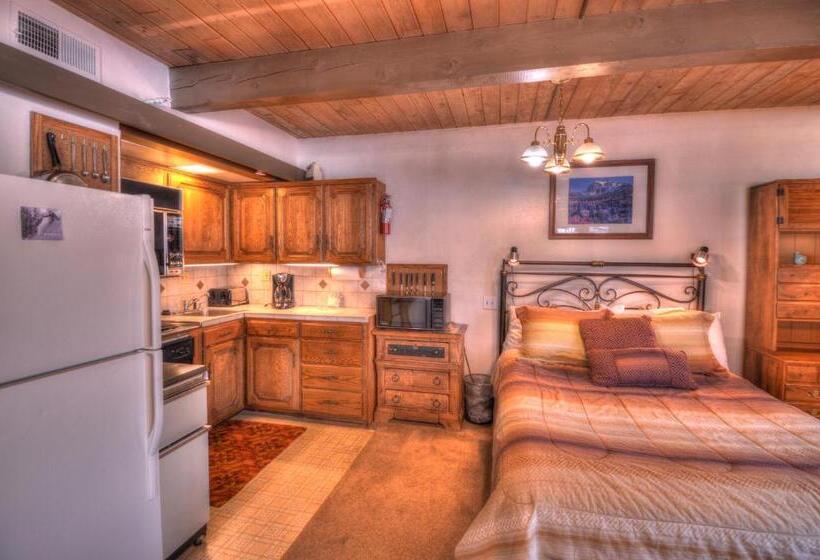 Студия Стандарт, Aspenwood   Coraltree Residence Collection