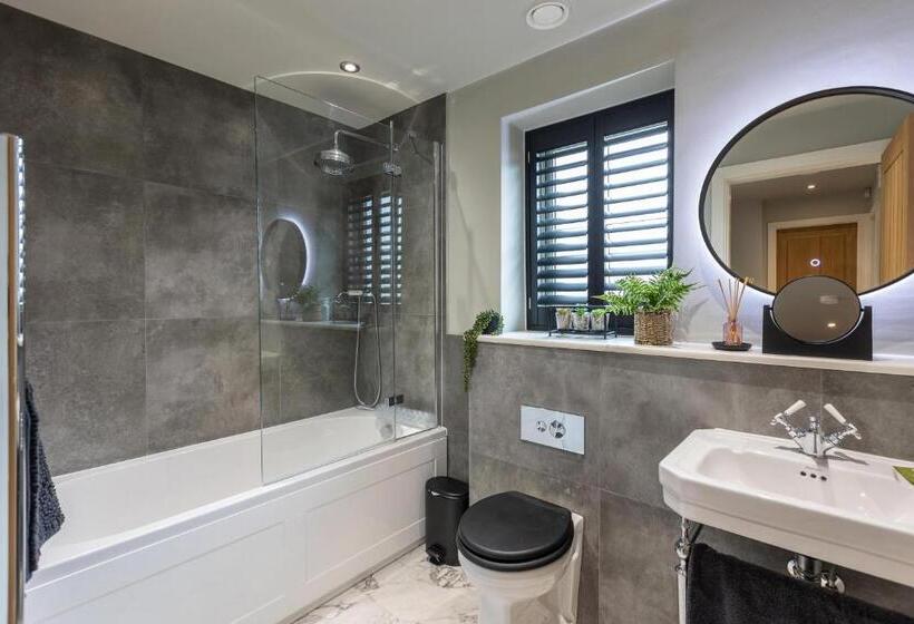 Casa 4 Quartos, Hilltop Snug Cosy Family Home In Bustling Town Of Pateley Bridge In The Yorkshire Dales   Book The C