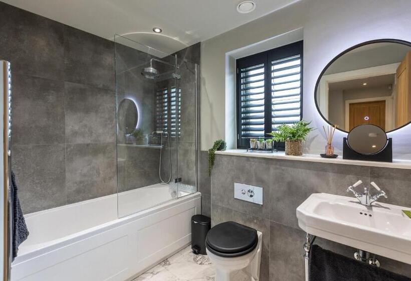Casa 3 Quartos, Hilltop Snug Cosy Family Home In Bustling Town Of Pateley Bridge In The Yorkshire Dales   Book The C