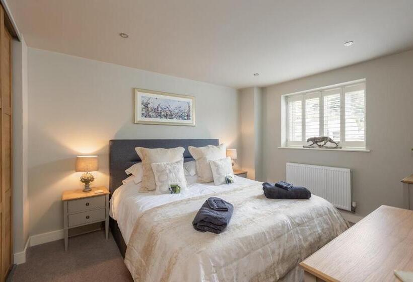 Casa 4 Quartos, Hilltop Snug Cosy Family Home In Bustling Town Of Pateley Bridge In The Yorkshire Dales   Book The C