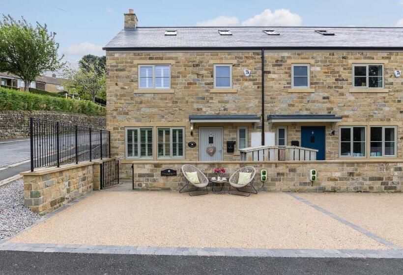 Casa 4 Quartos, Hilltop Snug Cosy Family Home In Bustling Town Of Pateley Bridge In The Yorkshire Dales   Book The C