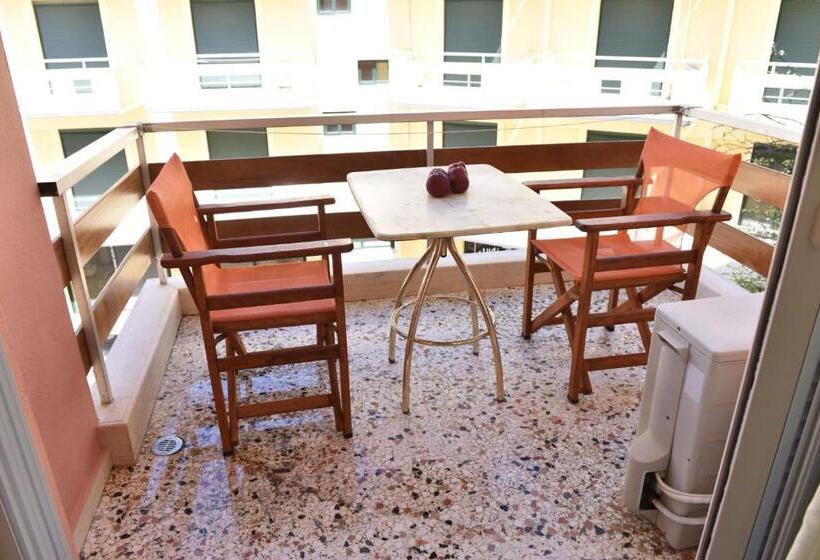 Habitació Triple Estàndard amb Balcó, 40 Platania