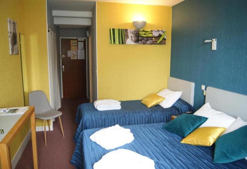 Номер Стандарт Трехместный, Appart Hôtel La Roche-Posay