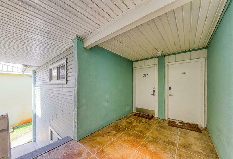 דירת חדר, Gulf Terrace 287