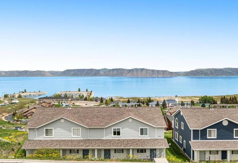 Апартаменты 3 Спальни, Lakeview Condo 941 1