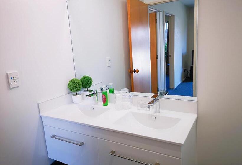 Apartamento 2 Dormitórios, Aston Court Motel