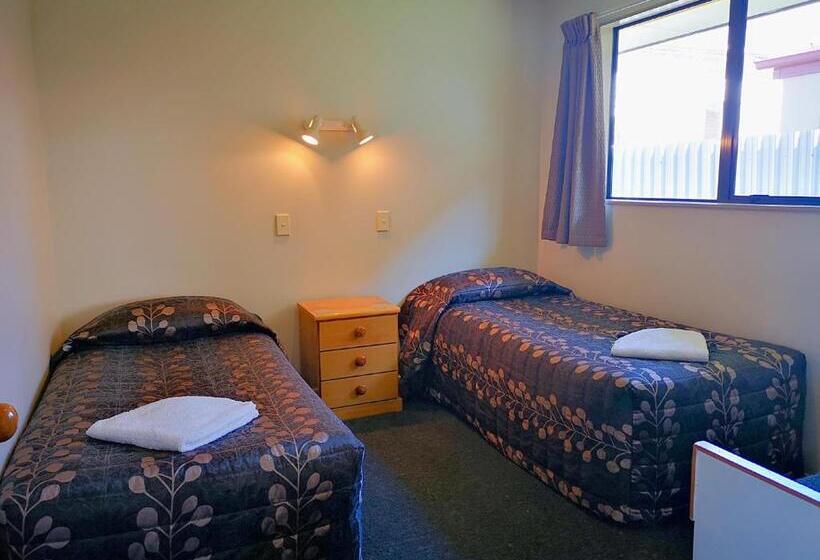 Apartamento 2 Dormitórios, Aston Court Motel