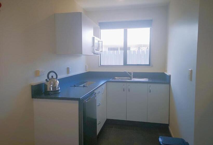 Apartamento 2 Dormitórios, Aston Court Motel