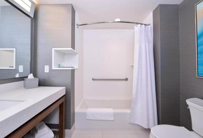 Номер Стандарт, Courtyard By Marriott Saskatoon Airport