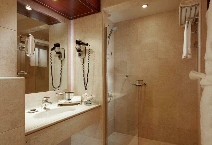 Люкс Повышенной Комфортности, Pullman Zamzam Madina