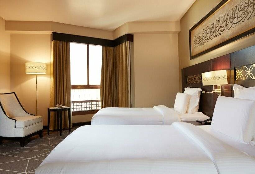 Люкс Повышенной Комфортности, Pullman Zamzam Madina