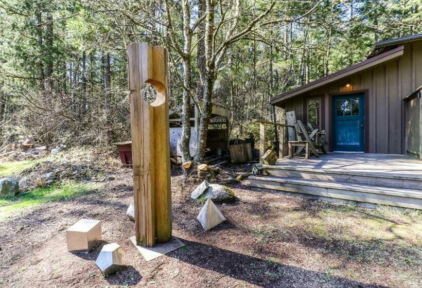 Студия Стандарт, Island Artist Studio