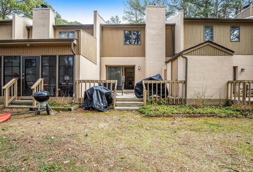 Апартаменты 2 Спальни, Villas Of Bethany West     796 Salt Pond Circle Unit B