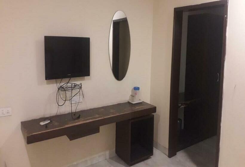 Номер Deluxe, Raj Palace, Amritsar