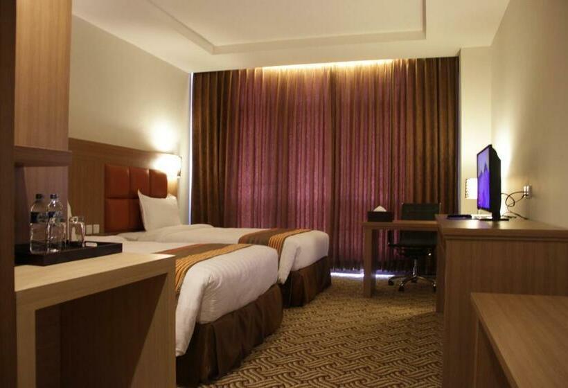 Номер Superior, Cavinton Hotel Malioboro Yogyakarta By Tritama Hospitality