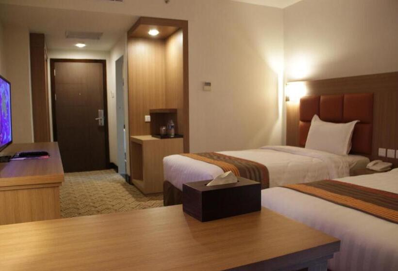 Номер Superior Смежный, Cavinton Hotel Malioboro Yogyakarta By Tritama Hospitality
