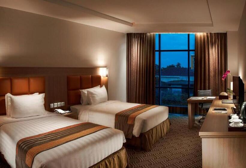 Номер Superior, Cavinton Hotel Malioboro Yogyakarta By Tritama Hospitality