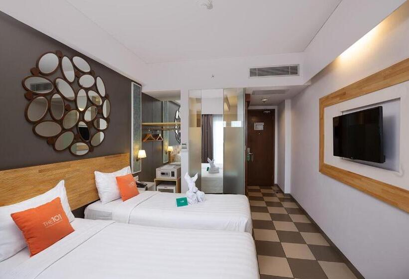 Deluxe Room Mountain View, The 1o1 Yogyakarta Tugu