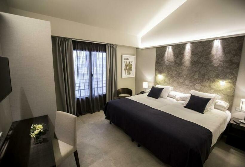 Habitación Triple Estándar, Vincci Mercat