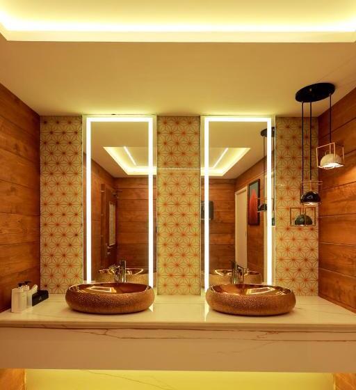 اتاق لوکس, Wooden Ecr Sea Resort