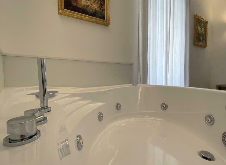 Номер Стандарт с Гидромассажем, Gualtieri B&b   Luxurys