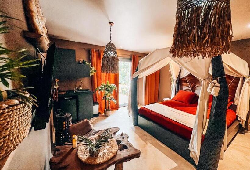 Номер Стандарт с Гидромассажем, Le Demeure De Poulpican Chambre La Grotte Jacuzzi Charme Romantique Terrasse Privée 300m Plage Et Re