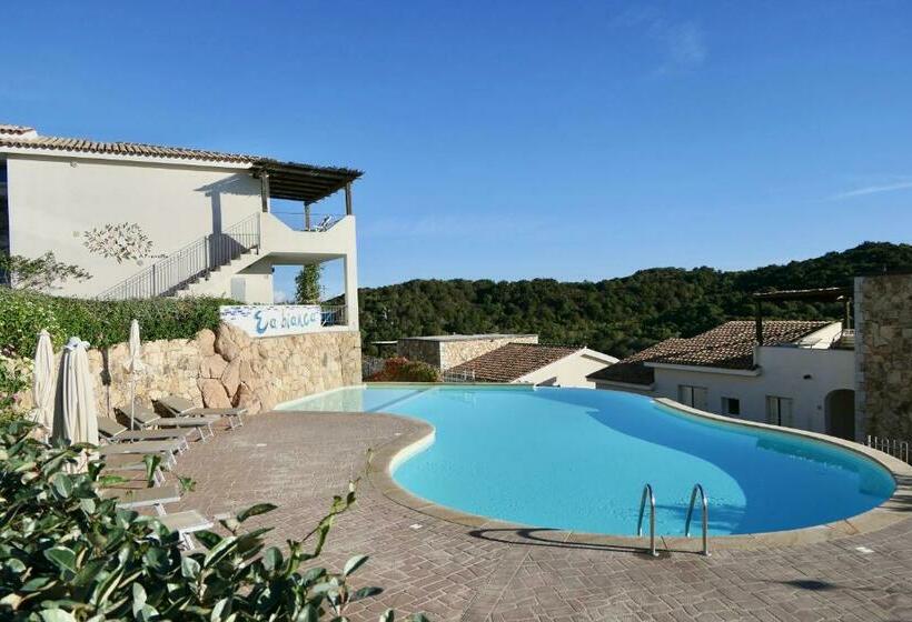 Апартаменты 1 Спальня, Residence Con Piscina A 4 Km Da Baja Sardinia