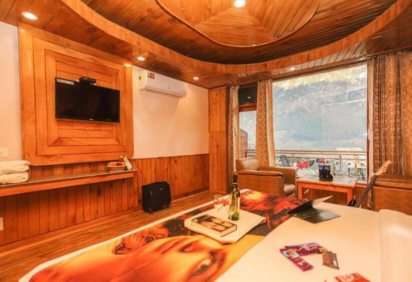 غرفة قياسية سرير كينج, Smuggler Resort Near Khatusham & Hadimba Temple With Parking & Swimming Pool