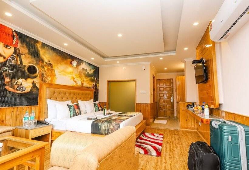 غرفة ديلوكس, Smuggler Resort Near Khatusham & Hadimba Temple With Parking & Swimming Pool