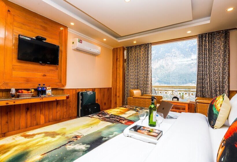 디럭스 룸, Smuggler Resort Near Khatusham & Hadimba Temple With Parking & Swimming Pool