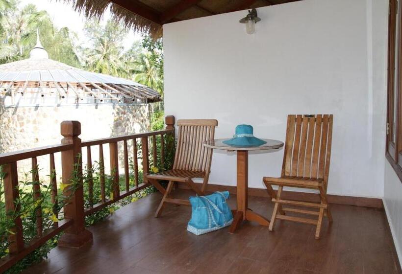 اتاق سوپریور با تخت بزرگ, Nataya Round House Coral Bay Resort
