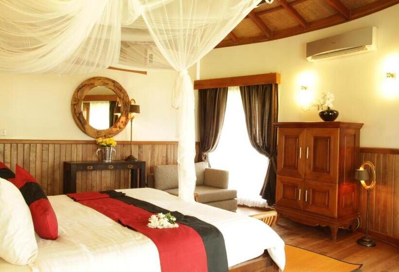 اتاق لوکس با تخت بزرگ, Nataya Round House Coral Bay Resort