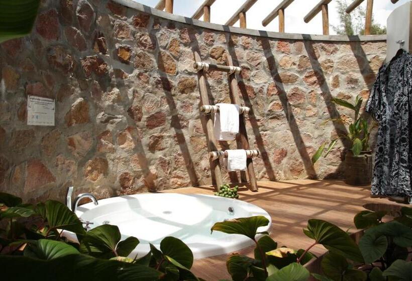 سوئیت با تخت بزرگ, Nataya Round House Coral Bay Resort