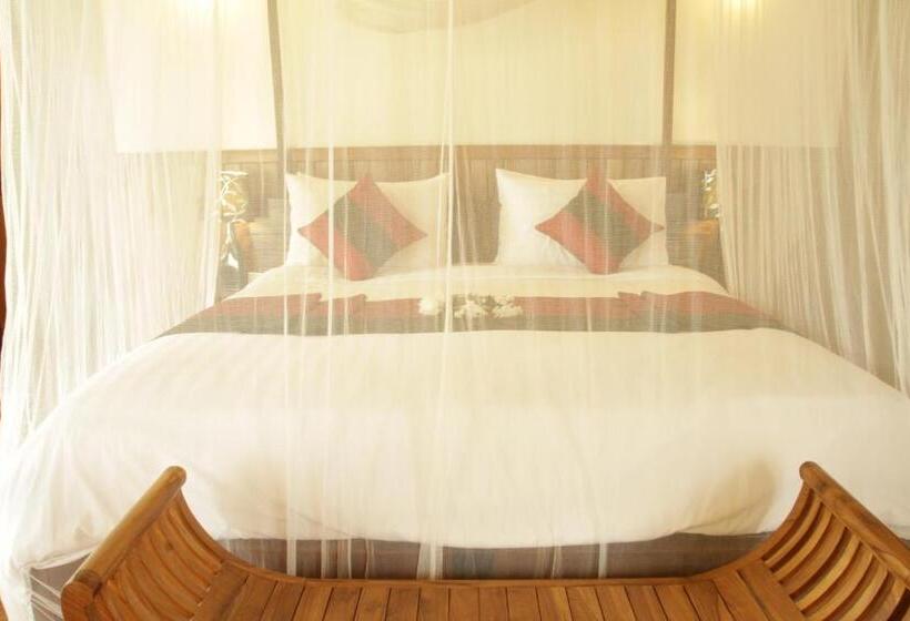 اتاق لوکس, Nataya Round House Coral Bay Resort