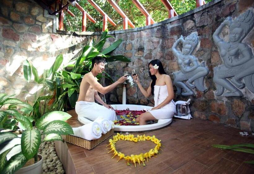 سوئیت با تخت بزرگ, Nataya Round House Coral Bay Resort