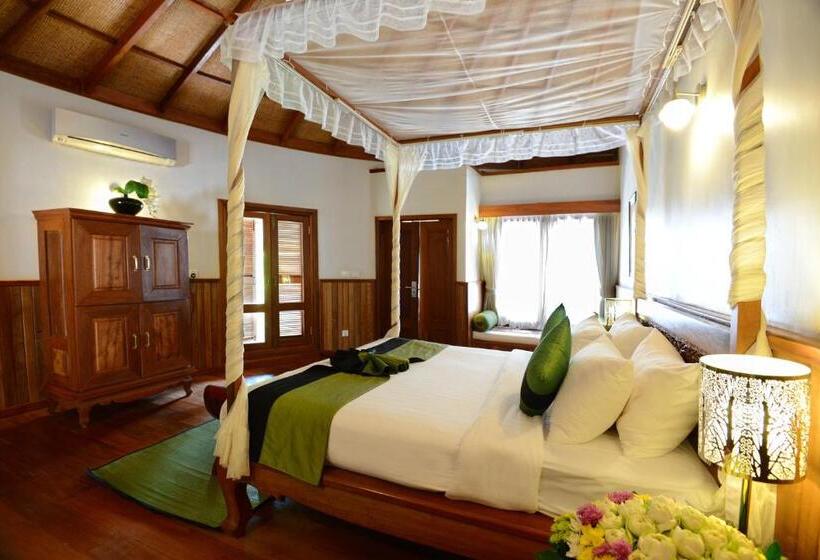 اتاق لوکس با تخت بزرگ, Nataya Round House Coral Bay Resort